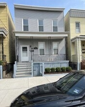 Building Photo - 25 E 18th St
