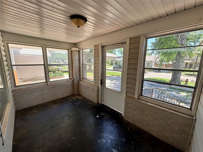 Foto del edificio - 746 S Jenkins Ave