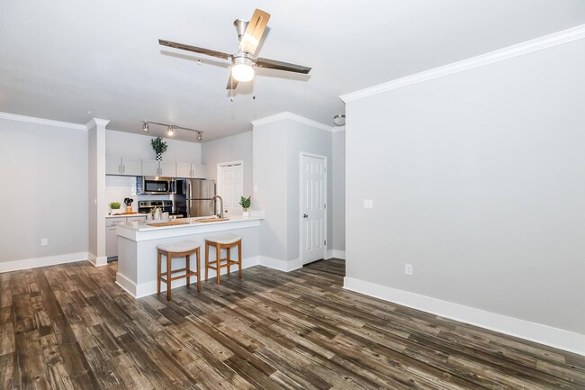 Building Photo - Reagan at Bear Creek