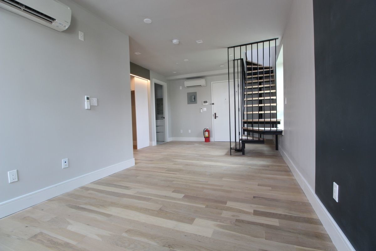 Primary Photo - 198 Clifton Pl