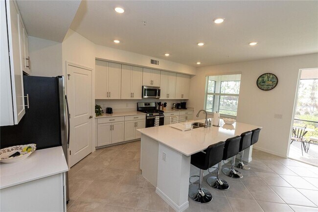 Building Photo - 16572 Kingwood Ln