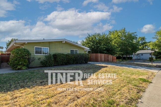 Building Photo - Updated 3 Bedroom, 2 Bath North Highlands ...