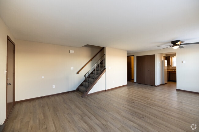 2 BR, 1.5 BA - 1,035 SF - Townhouse - Sanlor Avenue Apartments