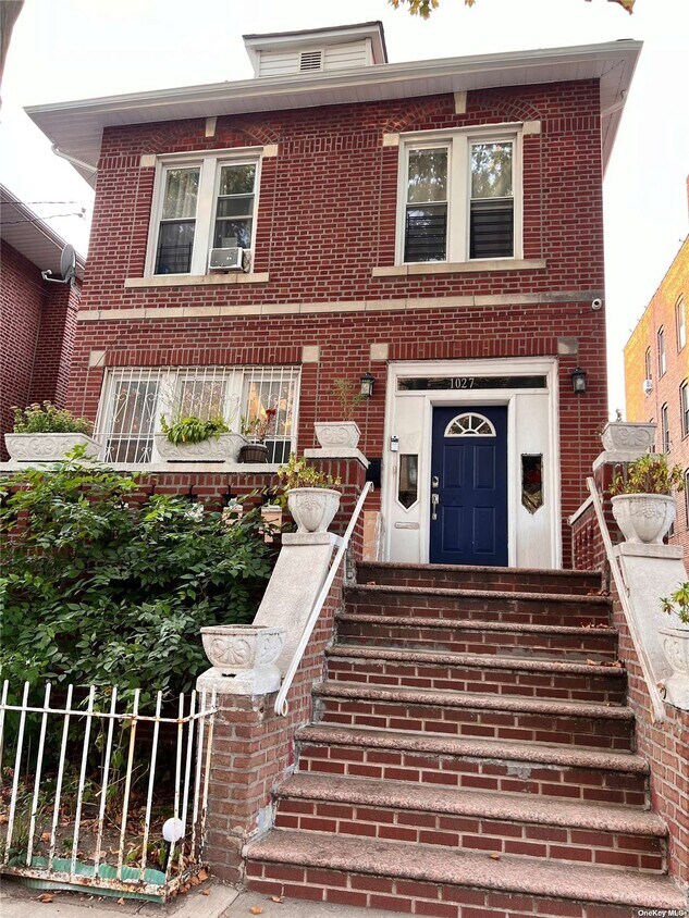 1027 Willmohr St Unit Ground, Brooklyn, NY 11212 Room for Rent in