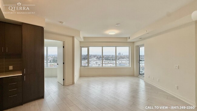 Photo du bâtiment - 8020 Derry Rd