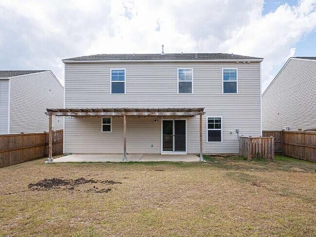 Foto del edificio - 244 Savannah Wood Rd