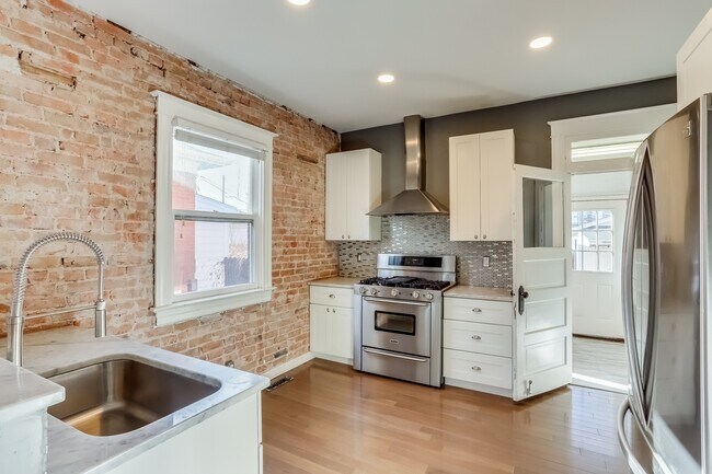 Building Photo - 1035 S Pennsylvania St