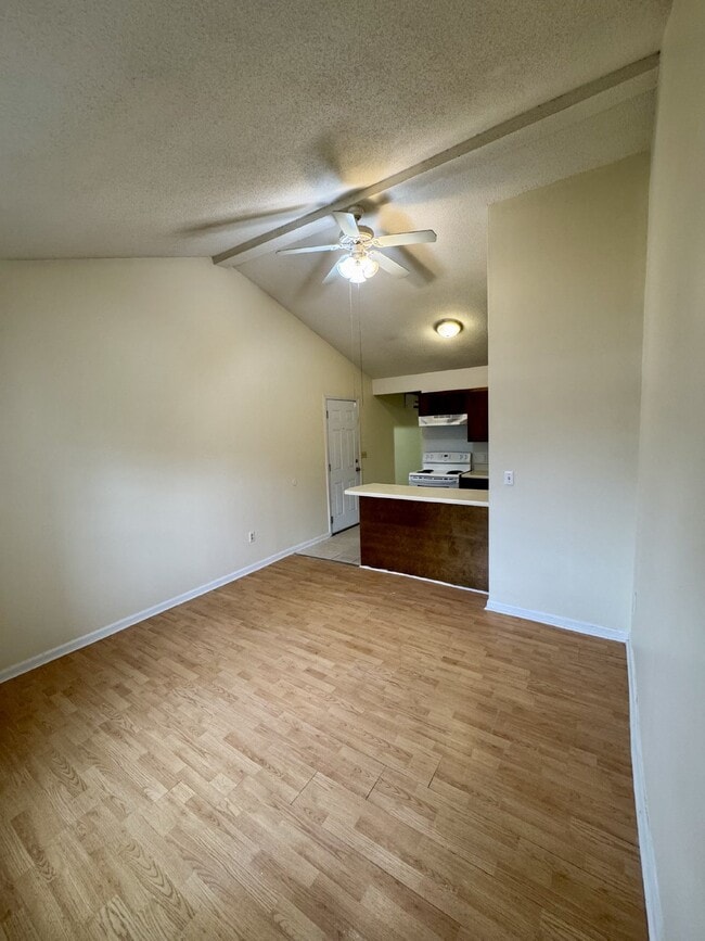 Building Photo - Apartment for Rent