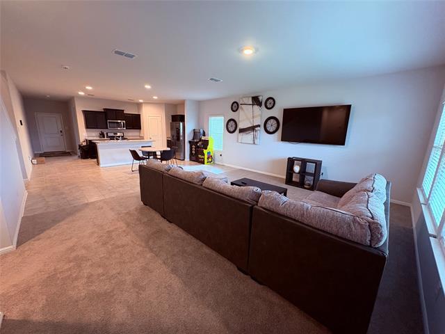 Foto del edificio - 16721 Porterfield Ln