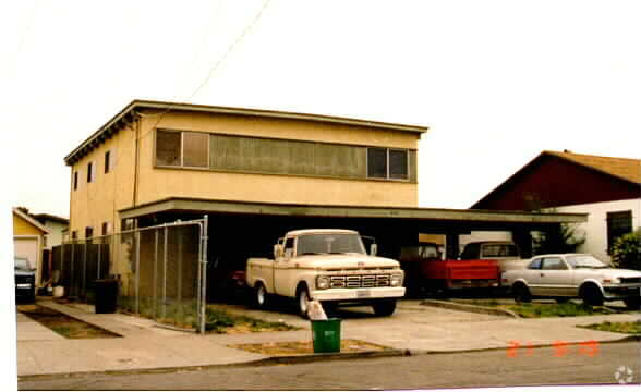 Building Photo - 628 18th St