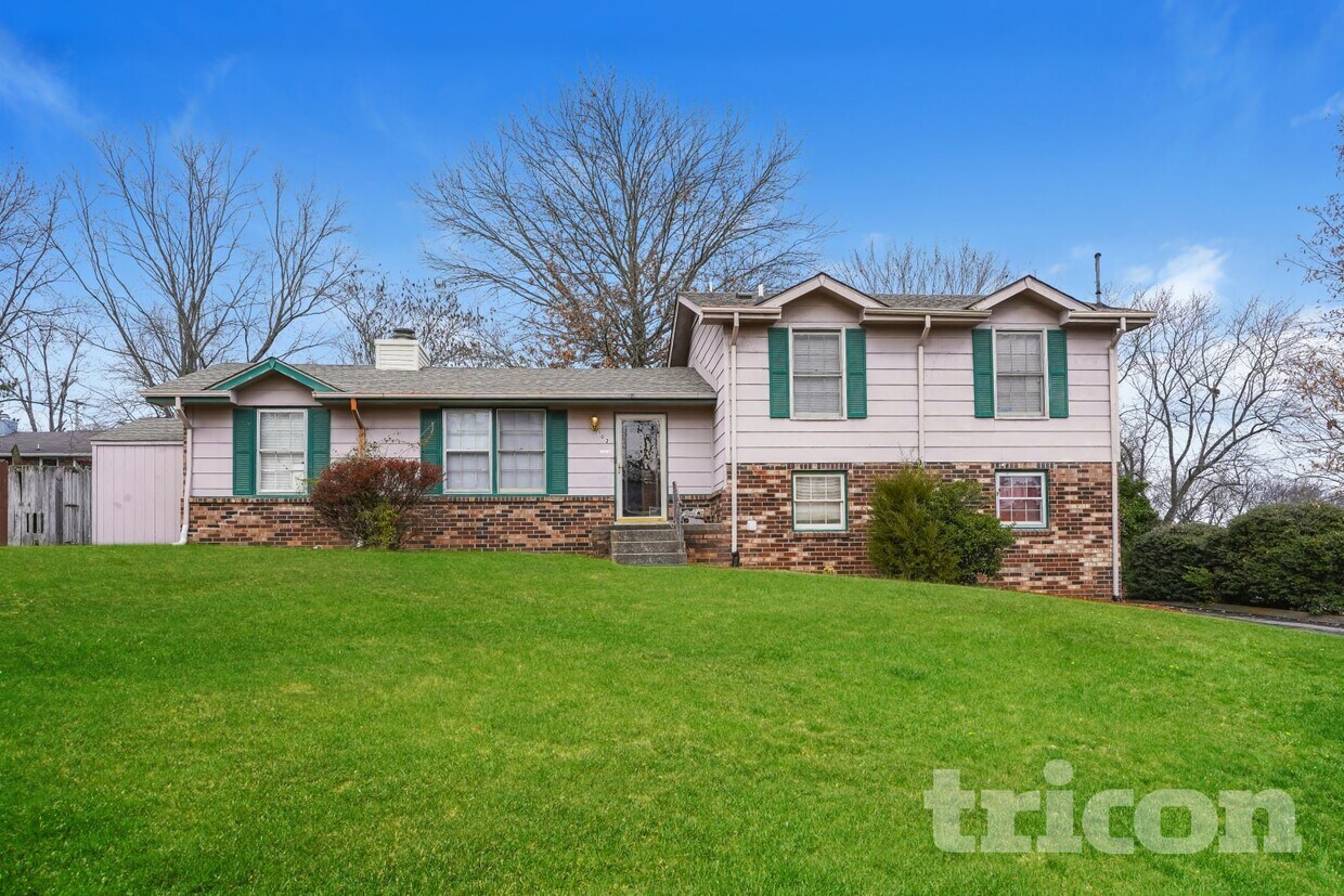 Foto principal - 102 Valley View Ct