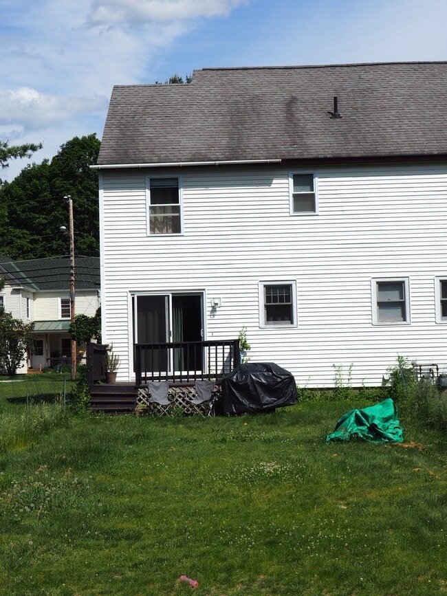 Building Photo - 554 Washington St