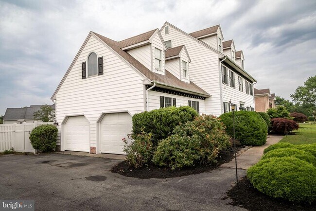 Building Photo - 5444 E Nithsdale Dr