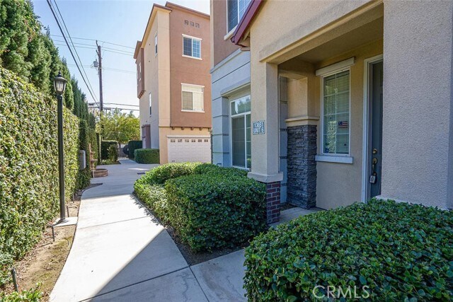 Foto del edificio - 13651 Foster Ave