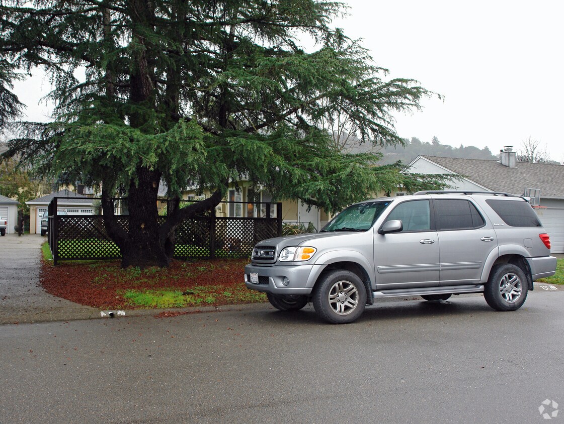 Foto del edificio - 105-107 El Prado Ave