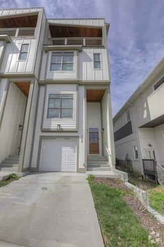 Building Photo - 439 36th Ave N