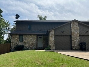 Building Photo - 203-203 Briarcrest Ct