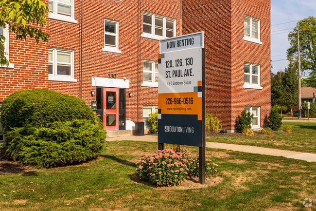 Building Photo - Park Manor