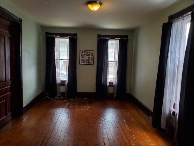 Foto del edificio - 215 W Chestnut St