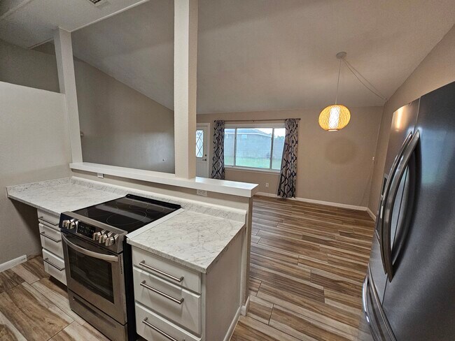 Foto del edificio - 1010 S Plains Park Dr