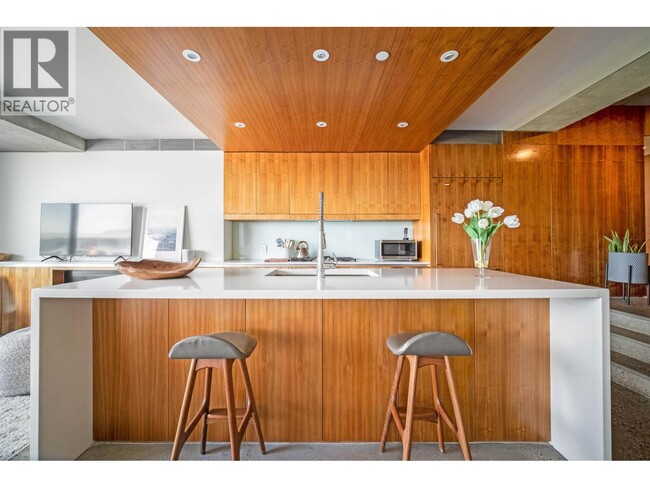 Building Photo - 2386 Cornwall Ave