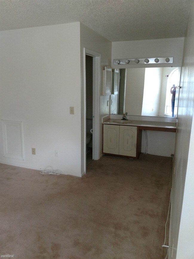 Building Photo - 2 br, 2.5 bath Condo - 4647 Georgetown Pl