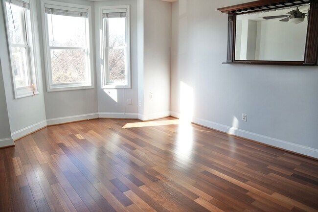 Foto del edificio - Lovely Studio Condo in Capitol Hill!