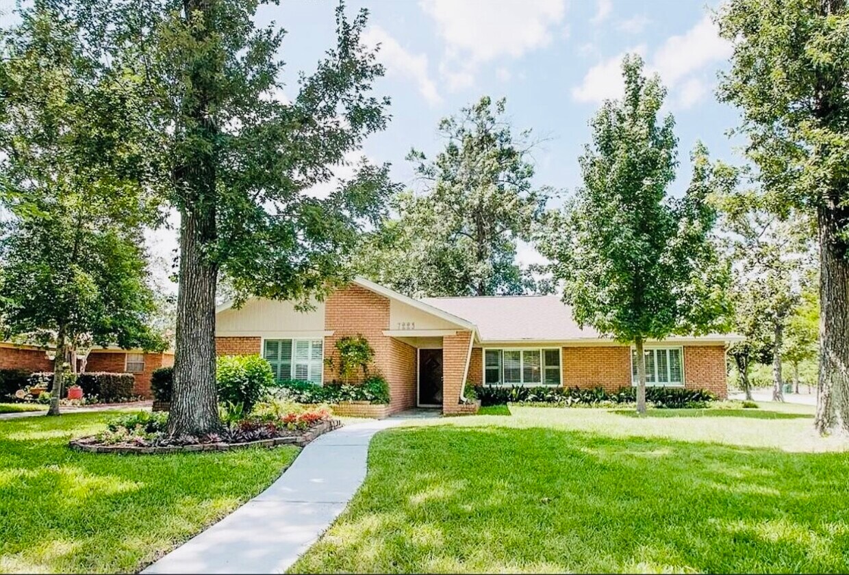 Primary Photo - 7223 Alderney Dr