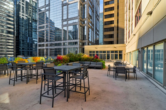 Foto del edificio - 200 N Dearborn St