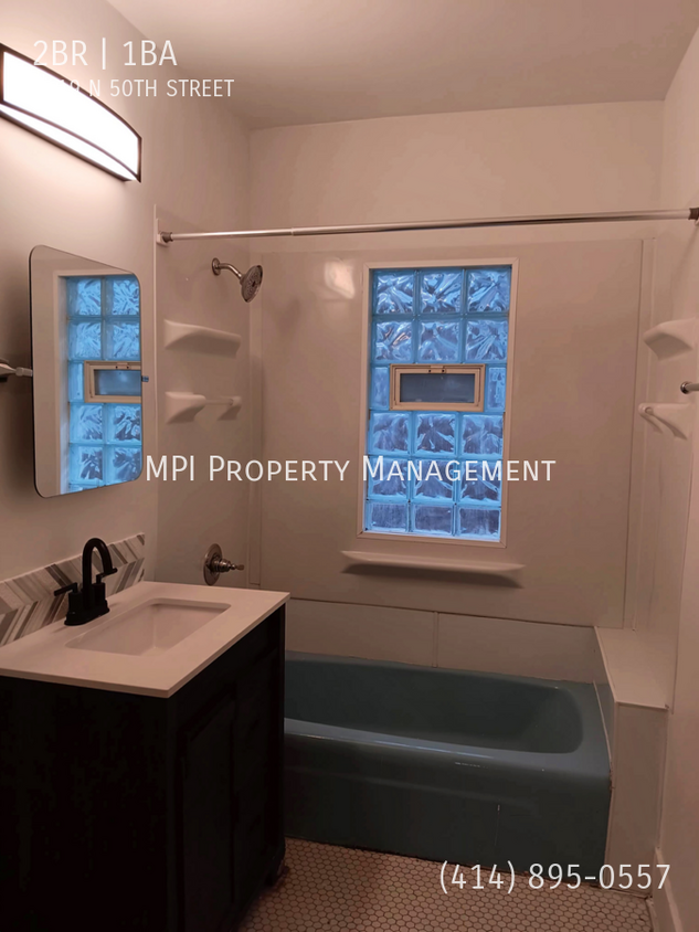 Foto del edificio - 2721 N. 50th Street, Milwaukee - Spacious ...