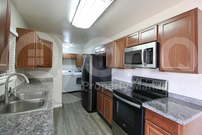 Foto del edificio - 8409 S 14th St