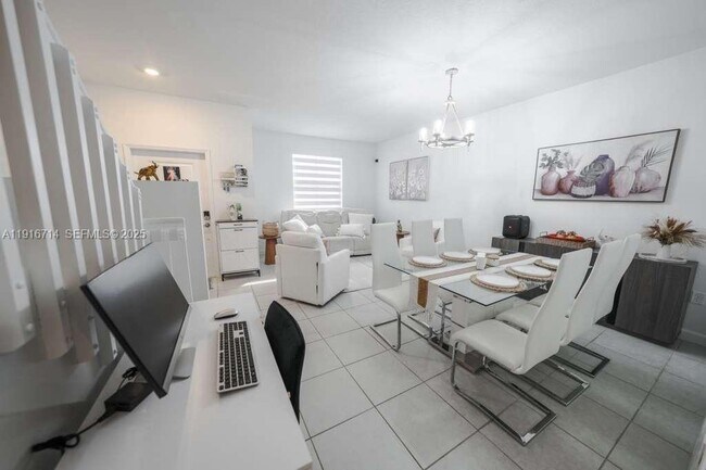 Foto del edificio - 12869 SW 233rd Terrace