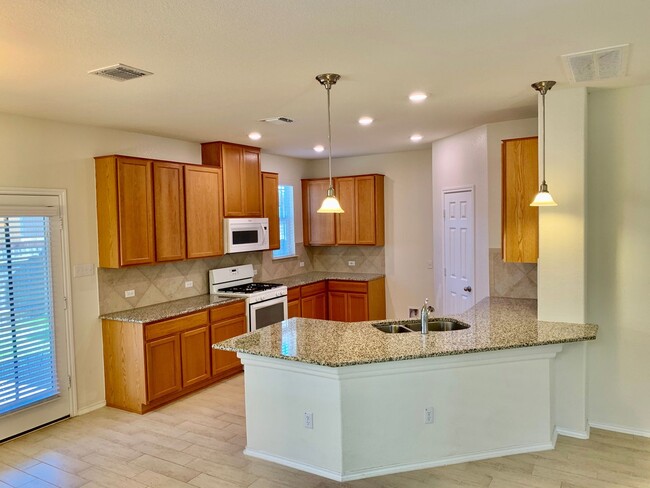 Building Photo - 3 Bedroom, 2.5 Bathroom Home in Cedar Park!