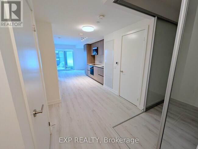 Photo du bâtiment - 120 Broadway Ave