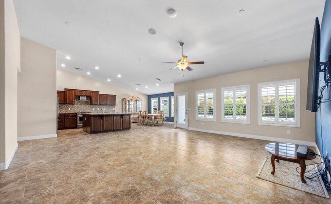 Foto del edificio - Beautiful 4 Bed 2 Bath Home!!!