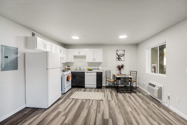 Building Photo - Stardust Apartments