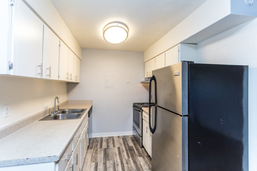 1BR, 1BA - Torrey - Sierra Vista