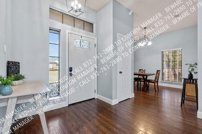 Building Photo - 3416 Aster Ln