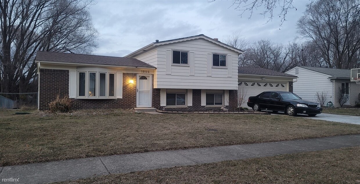 1805 Carr Dr, Troy, MI 48085 House Rental in Troy, MI