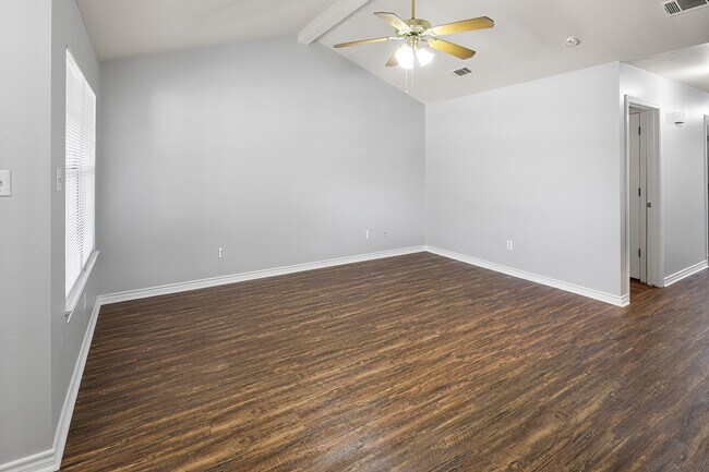 Foto del edificio - 2002 Legacy Ln