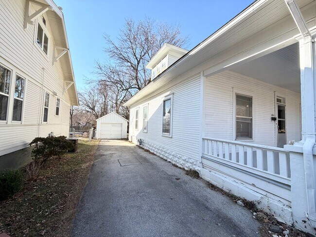 Foto del edificio - Located Near MSU in the desirable Roundtree Neighborhood