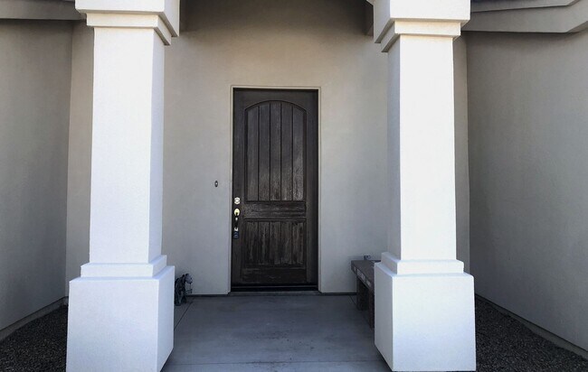 Foto del edificio - Coming Soon!   Beautiful 3-Bedroom Home with 3-Car Garage and Spacious Layout