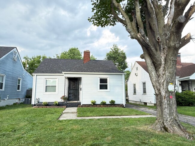 Photo - 1523 Wurtele Ave House