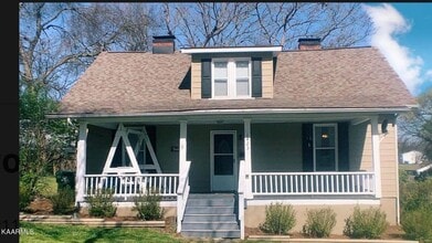 Building Photo - 1423 Monroe Ave