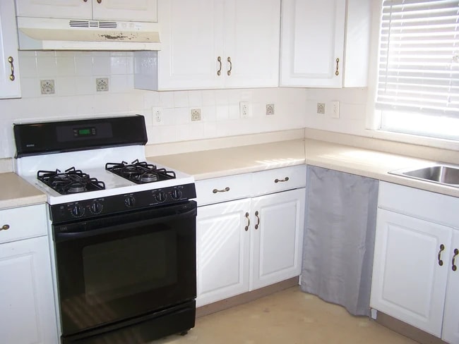 Building Photo - 93 Lovering Ave