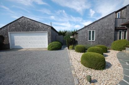 Building Photo - 105 Dune Rd