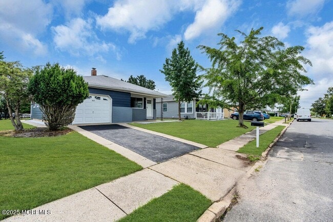 Building Photo - 24 Liberta Dr