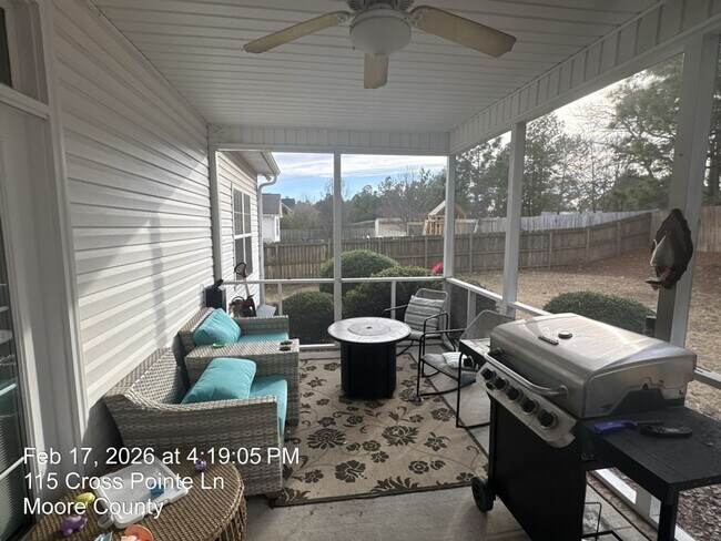 Foto del edificio - 115 Cross Pointe Ln