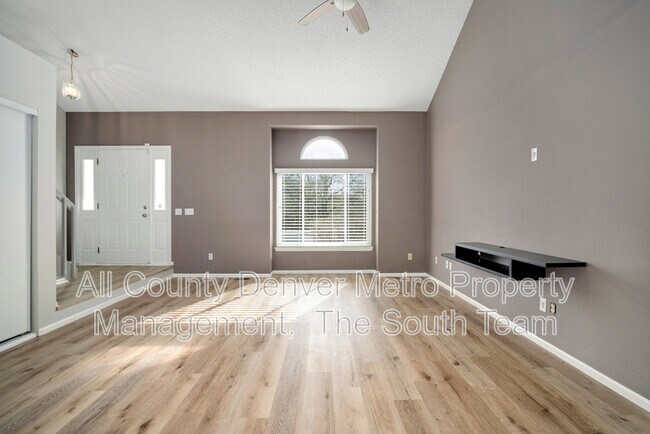 Foto del edificio - 4371 Malta St