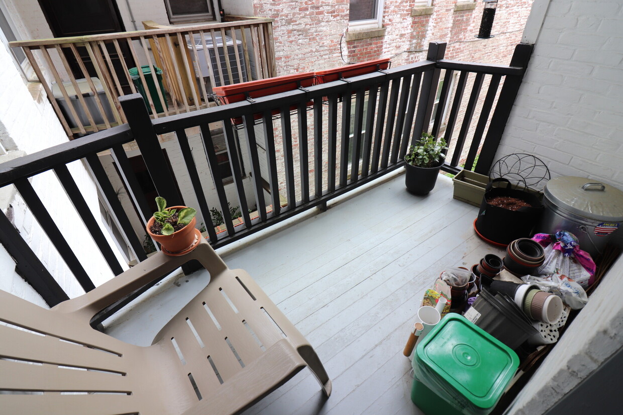 Primary Photo - 130 Pleasant St